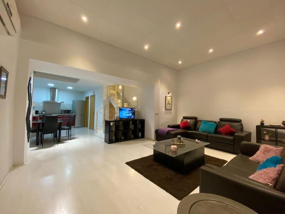 Luxury Complete Building In The Heart Of Sevilla Buitenkant foto